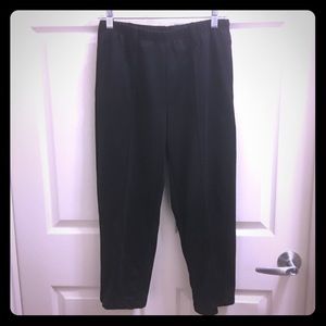 Sara Morgan Black Capris with Pleat 14P